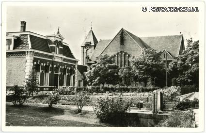 ansichtkaart: Pernis, Ned. Herv. Kerk en Pastorie
